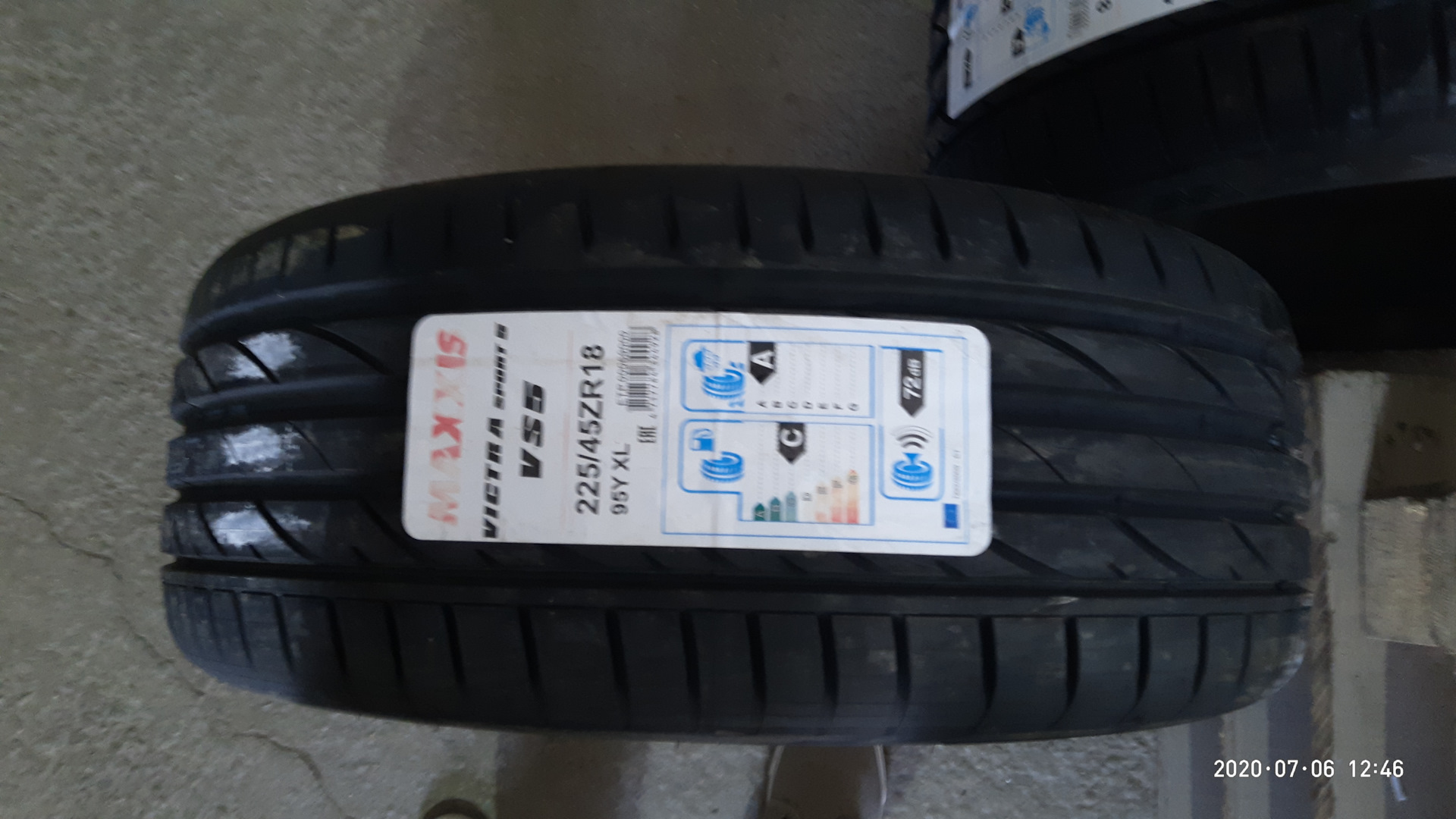 Maxxis victra sport 5 r20. Шины Maxxis Victra Sport 5. Maxxis Victra Sport 5 vs5. Maxxis Victra Sport 5 евроэтикетка. Maxxis Victra Sport vs5.