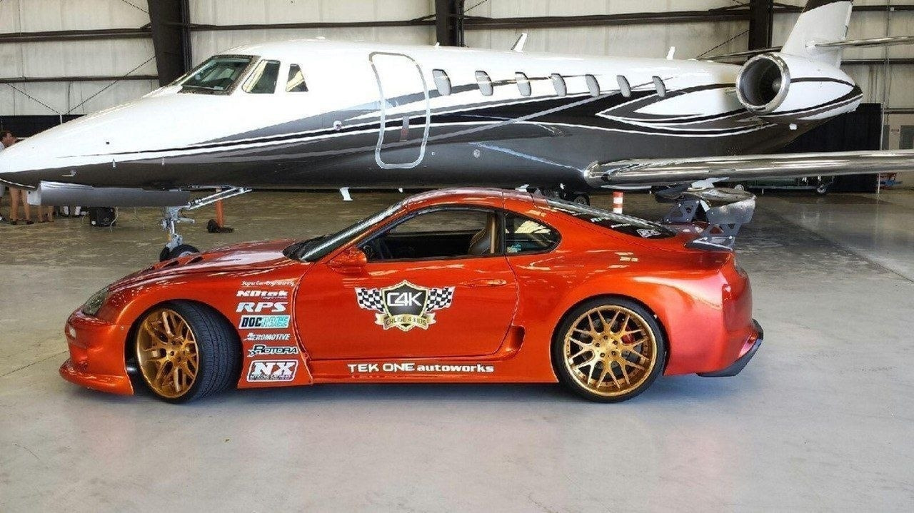 Toyota Supra v12 Orange