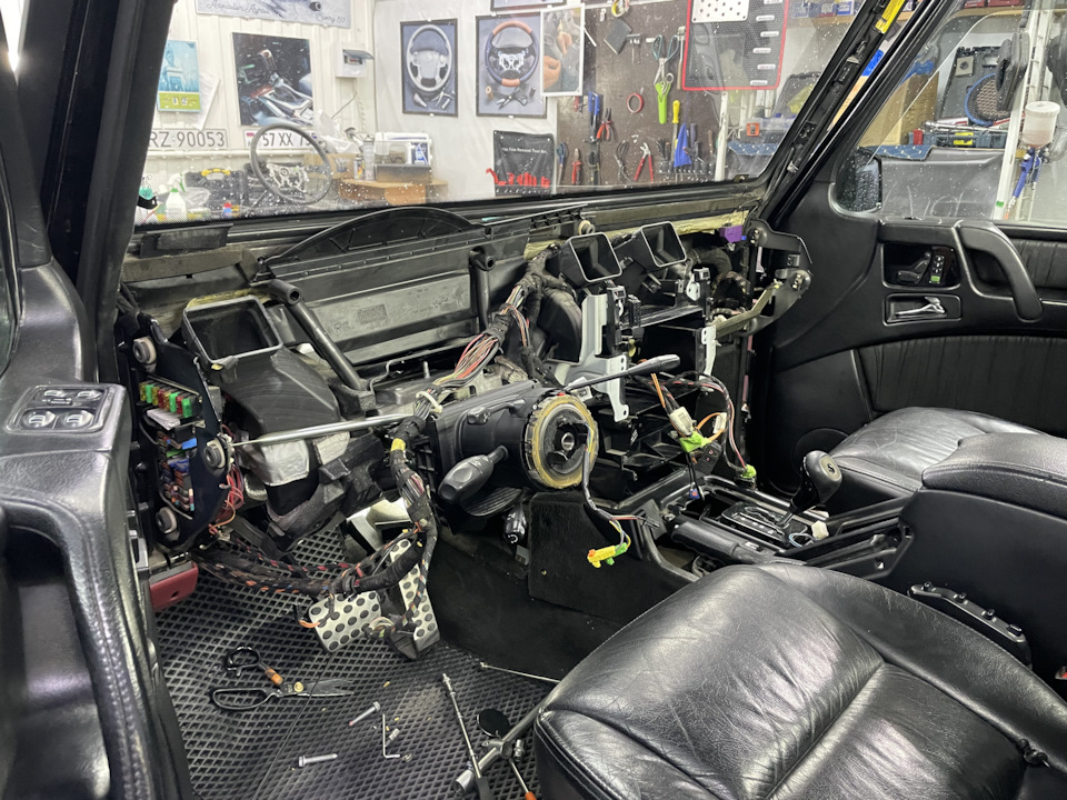 Замена моторчика печки и трапеции дворников + ремкомплекта — Mercedes ...