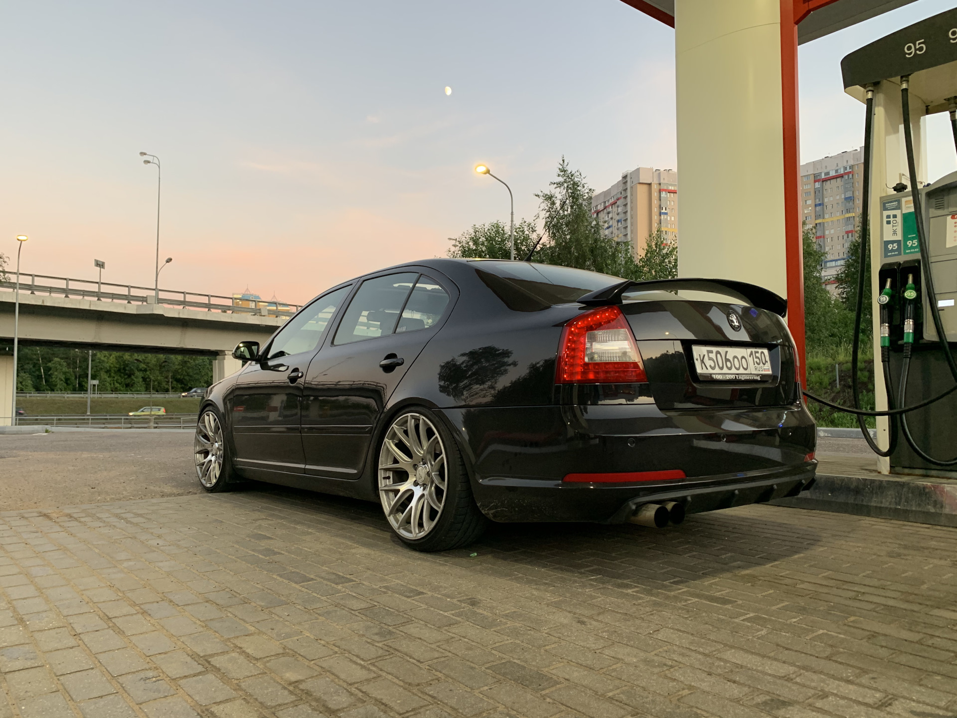 Skoda Octavia 2 RS черная