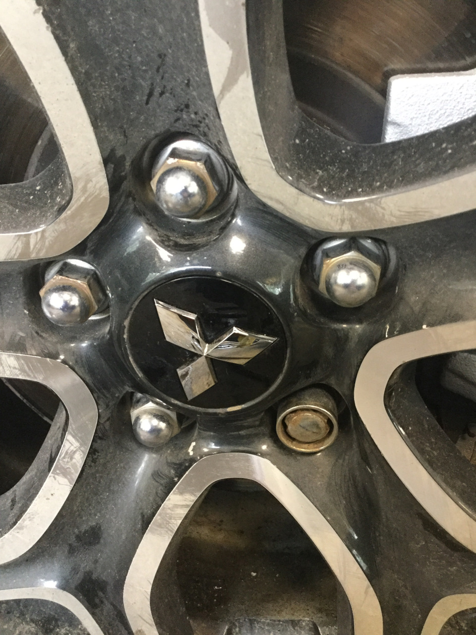Колпачки на литье — Mitsubishi Outlander (3G), 2,4 л, 2014 года ...