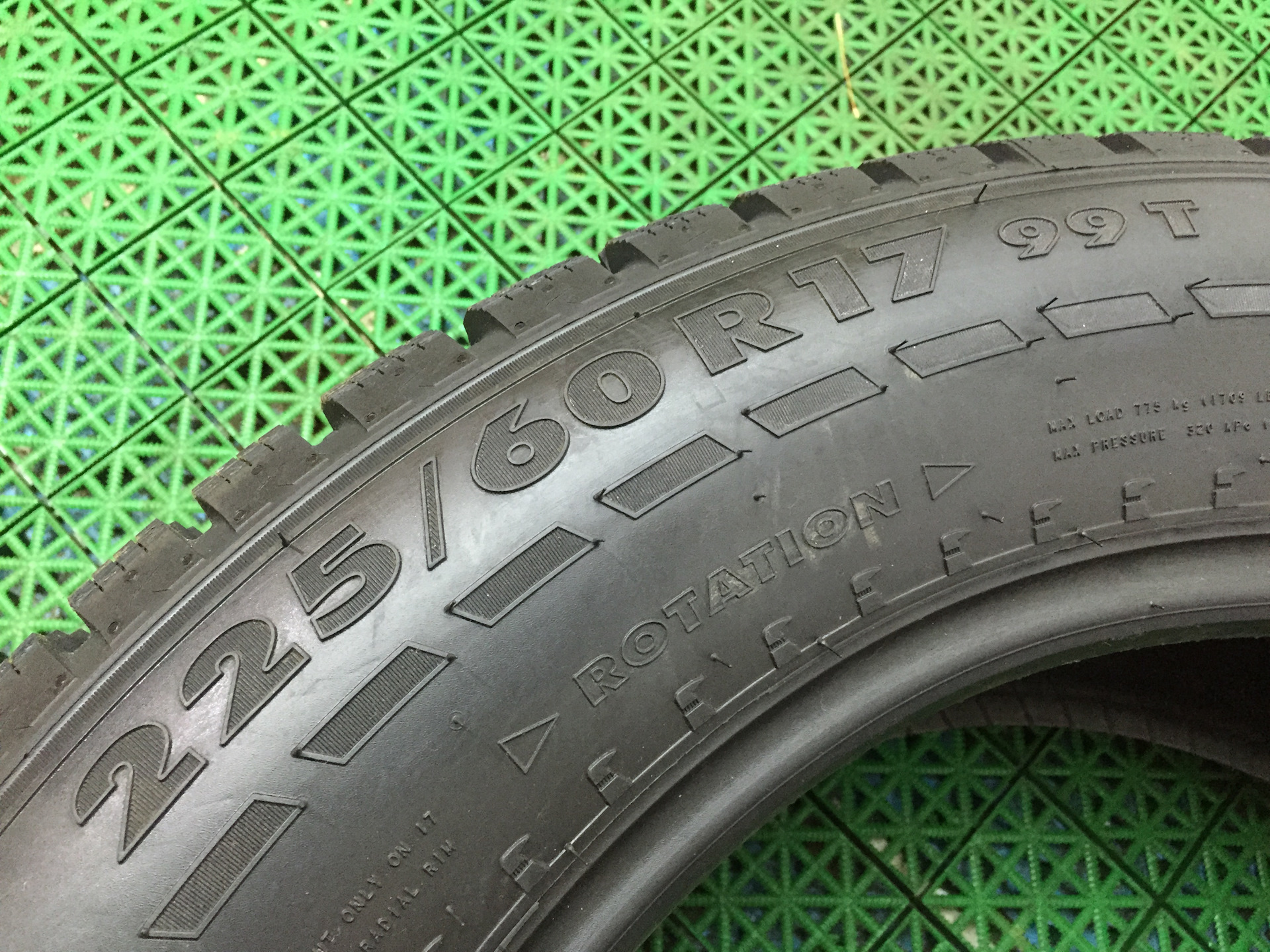 60 nokian. Nokian Hakkapeliitta 7 SUV RUNFLAT. Nokian 225/60 r17 99r RUNFLAT. Автомобильная шина Nokian Tyres Hakkapeliitta r3 SUV 225/60 r17 99r RUNFLAT зимняя. Hakkapeliitta r2 Run Flat маркировка.