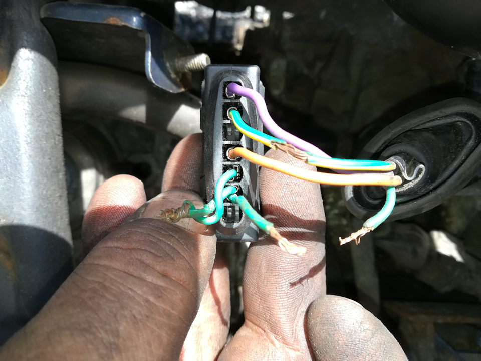 фишка коммутатора дио 27. коммутатор трамблера 4a-fe. разъем мама на коммутатор скутера. разъём коммутатора 2108. колодка коммутатора 2108 с проводом.