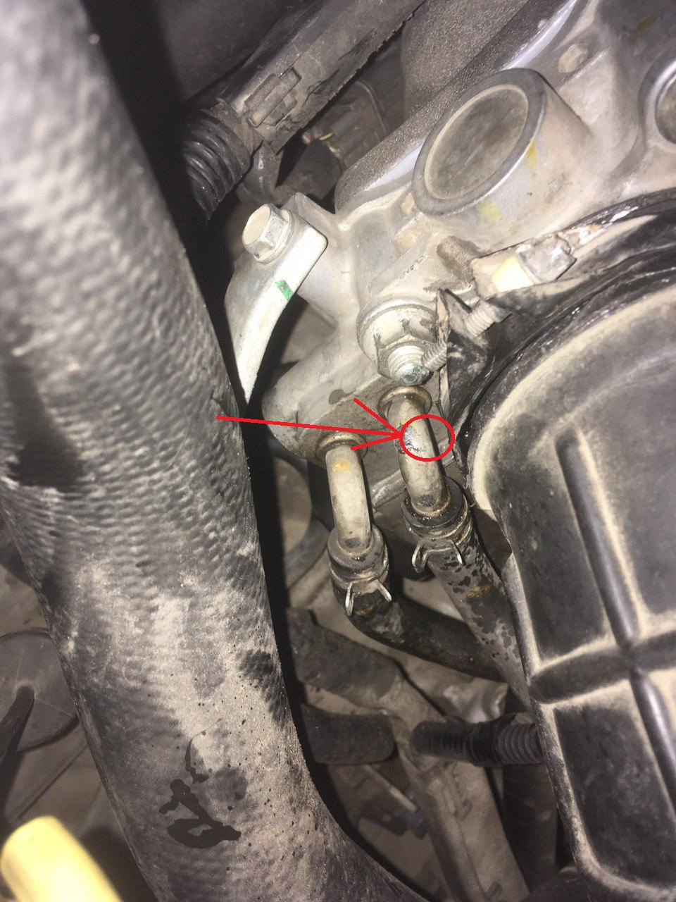 Течет из штуцера корпуса дроссельной заслонки — Honda Accord (7G), 2,4 ...