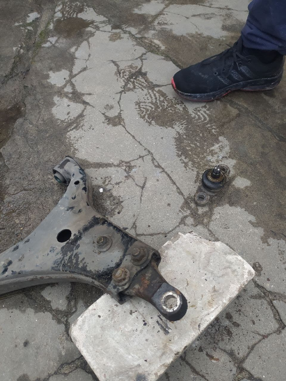 Замена шаровой опоры без съемника. Ожидание/реальность. — KIA Cerato ...