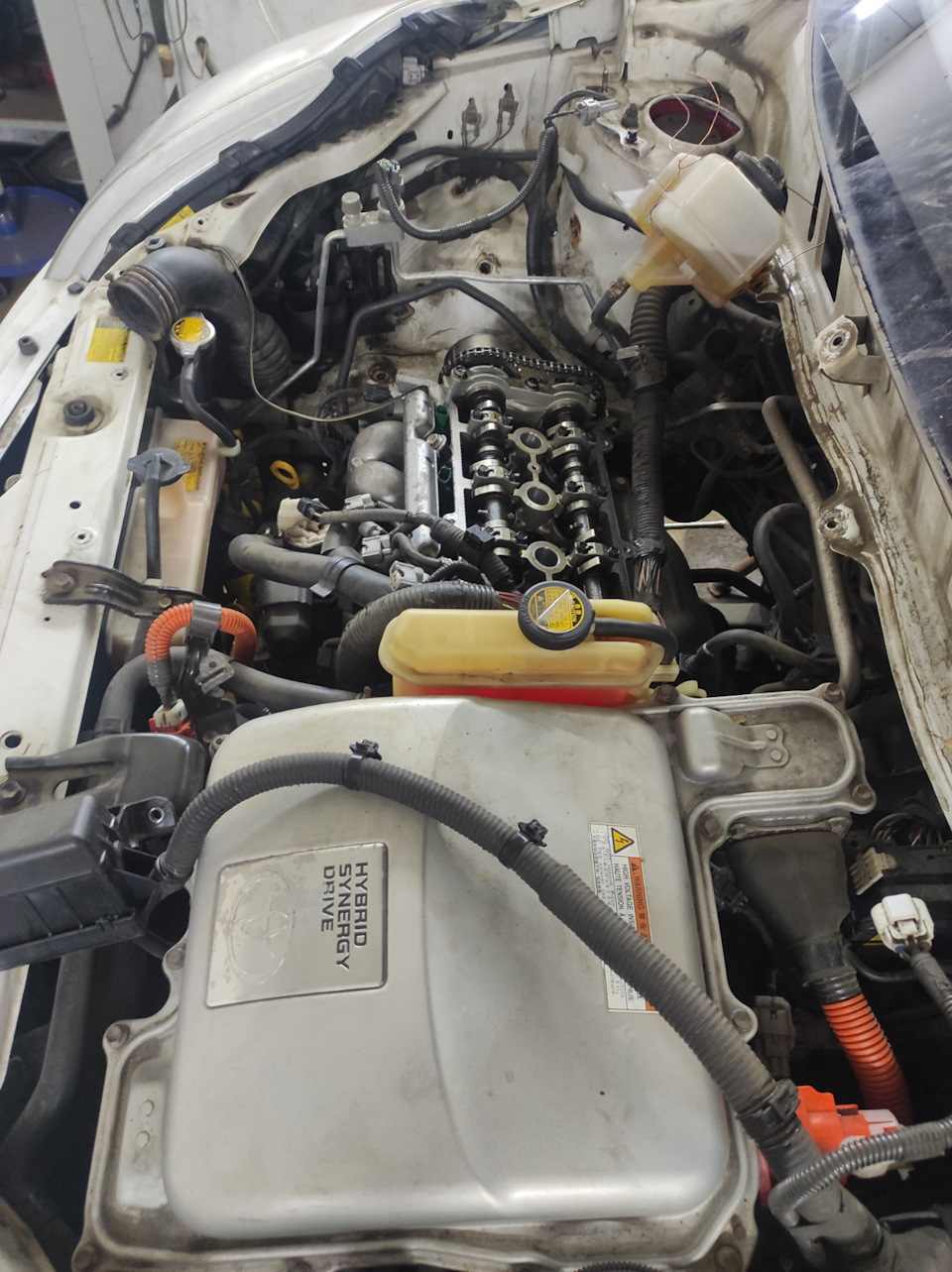 Аква двиг и масло Лукойл 0w-20 — Toyota Prius (20), 1,5 л, 2008 года ...