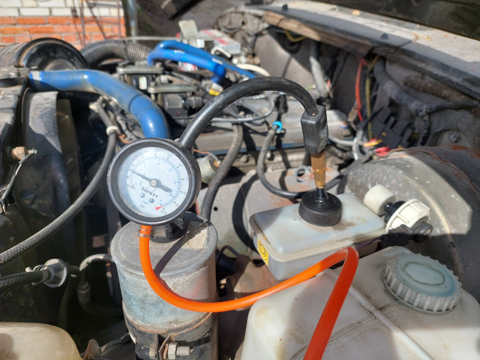 Замена тормозной жидкости и прокачка тормозов одному. — УАЗ 315195 ...