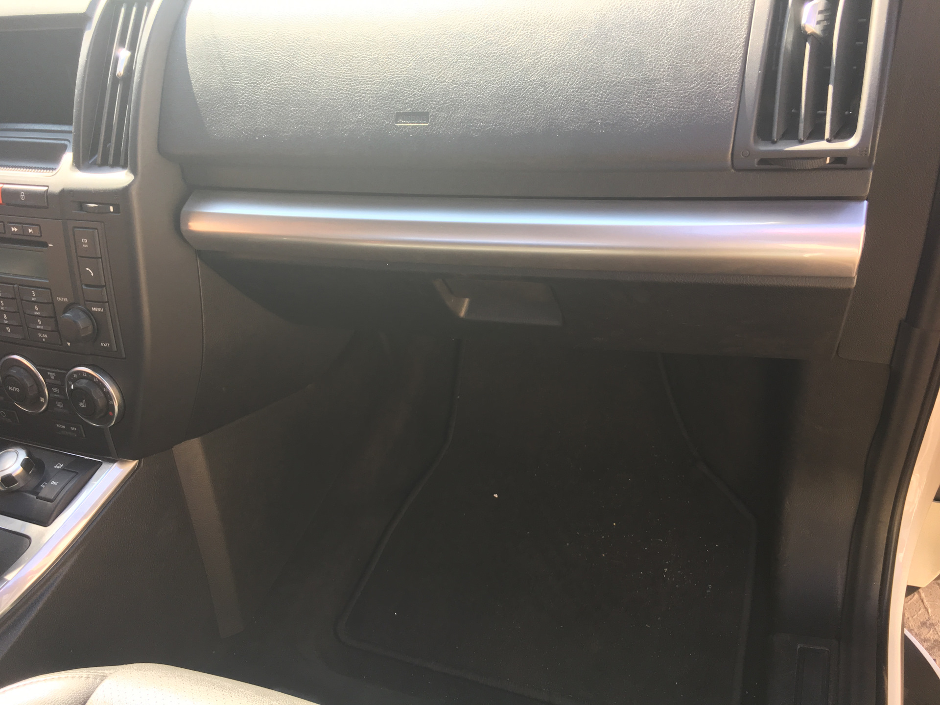 Фрилендер как снять бардачок Бардак с бардачком - Land Rover Freelander 2, 2,2 л, 2008 года своими руками DRI