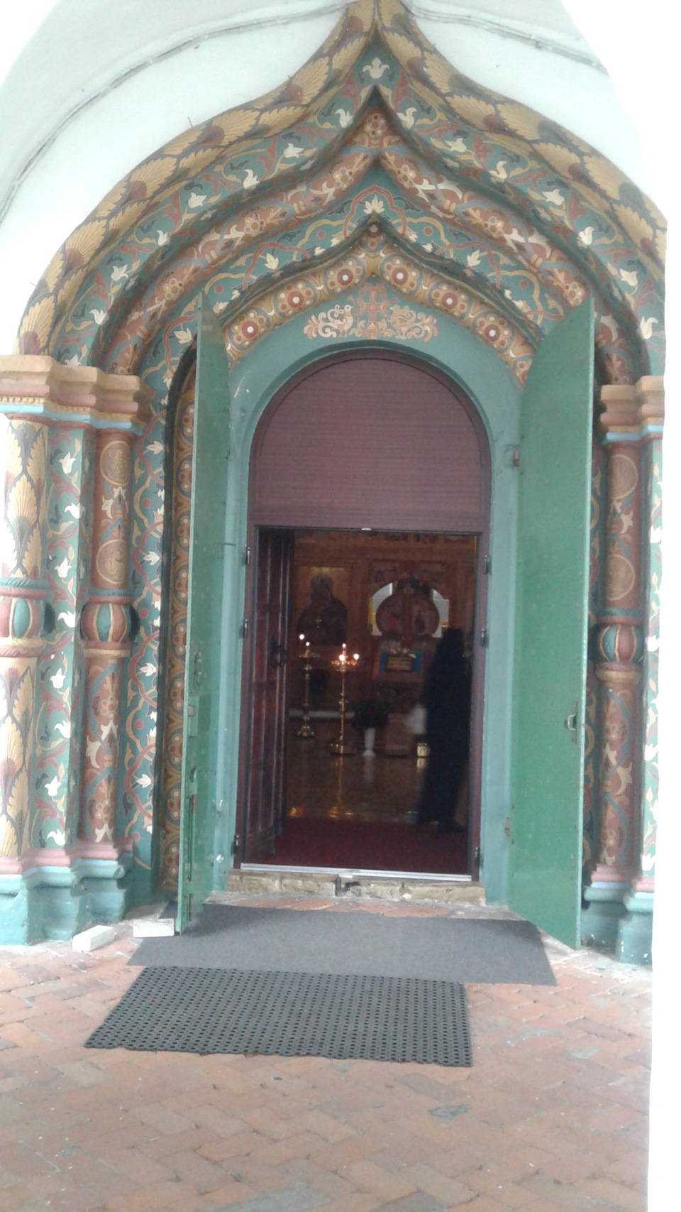 ФОТО ВРАТ ПОКРОВСКОГО СОБОРА — Chevrolet Niva GLX