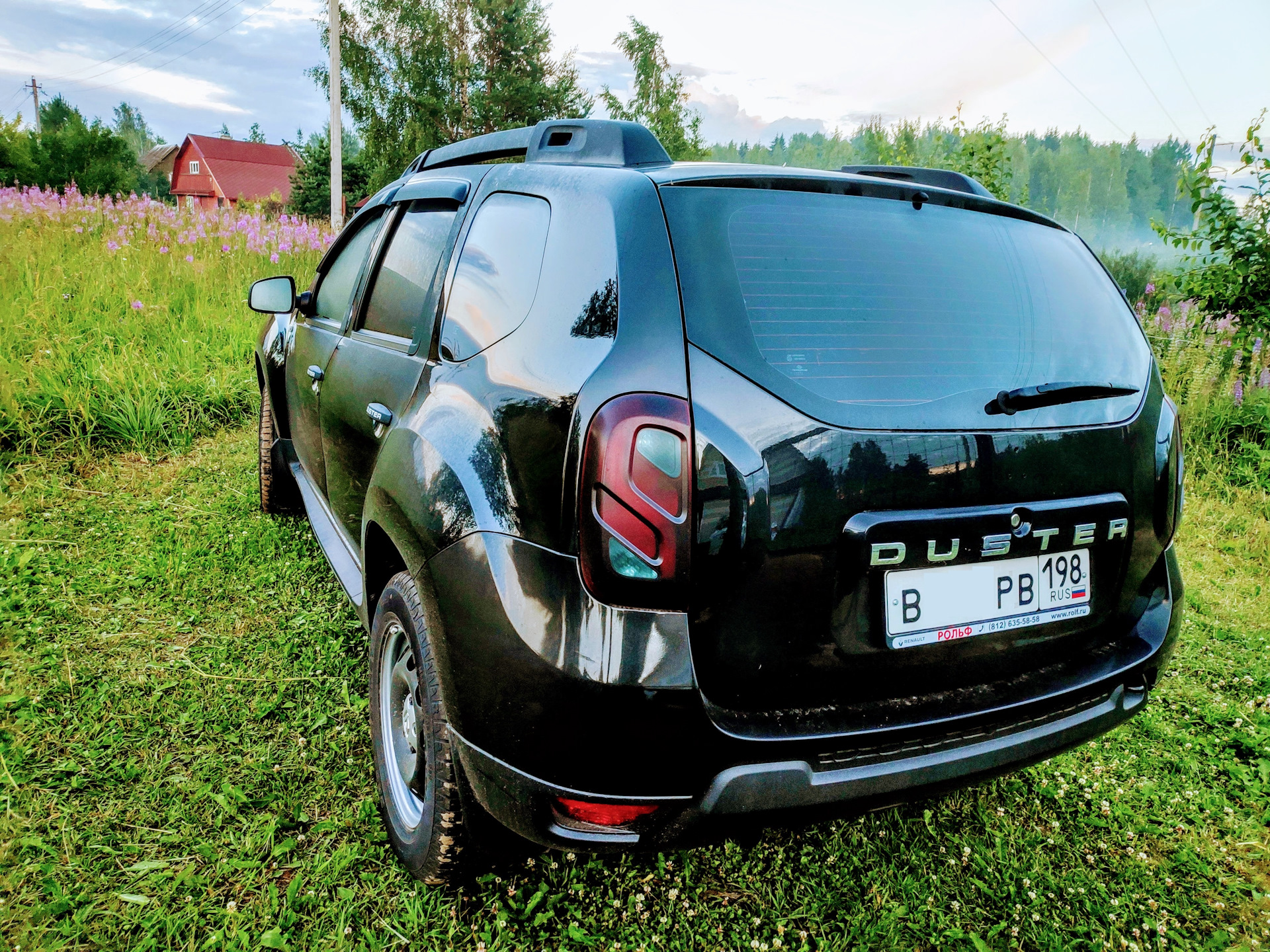 Сниму дастер. Шильдик Renault Duster. Рено Дастер без значка Рено.