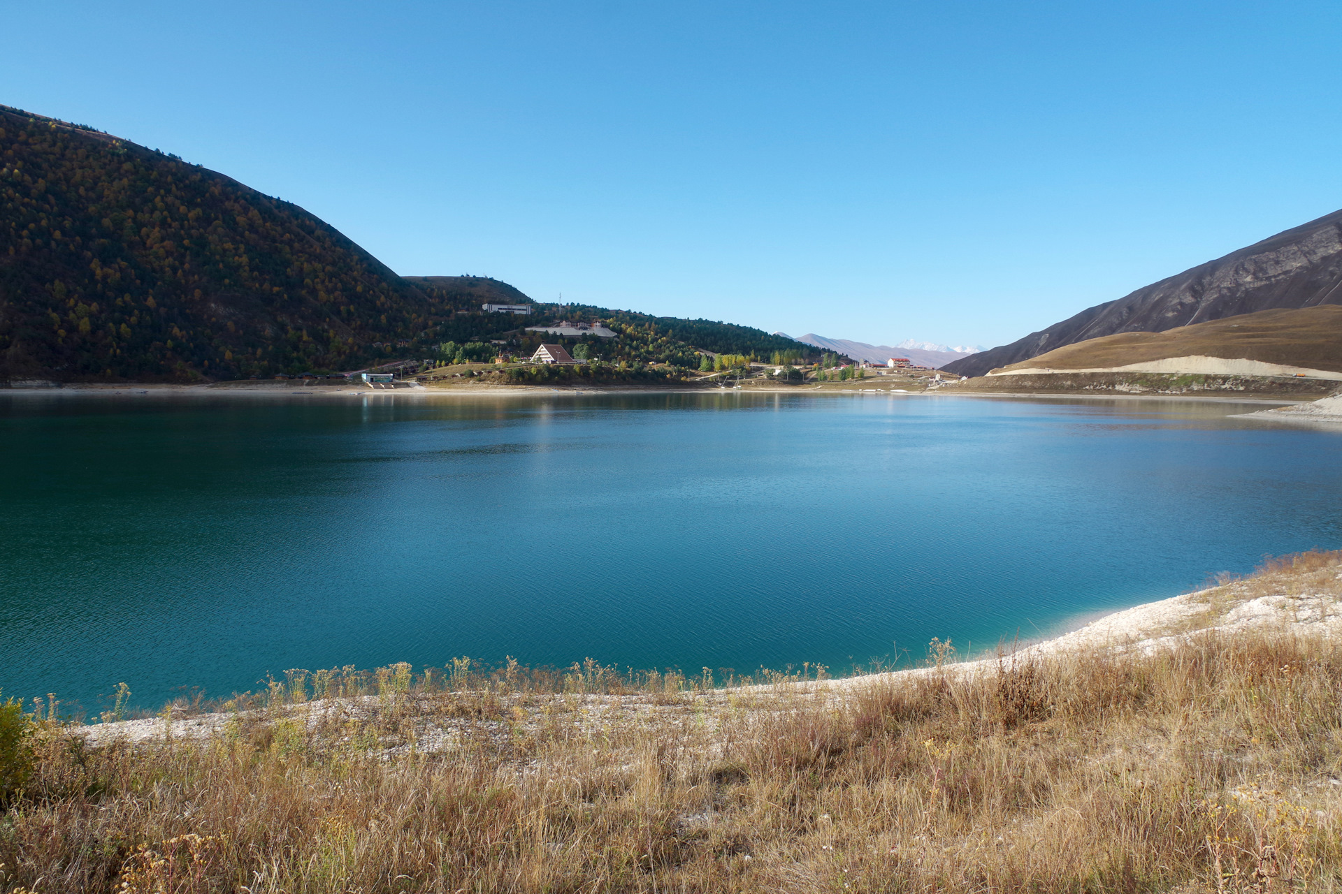 13 lakes. Казеной ам Чечня. Казеной-ам озеро. Лагунное озеро Чечня. Казеной 2003 год.