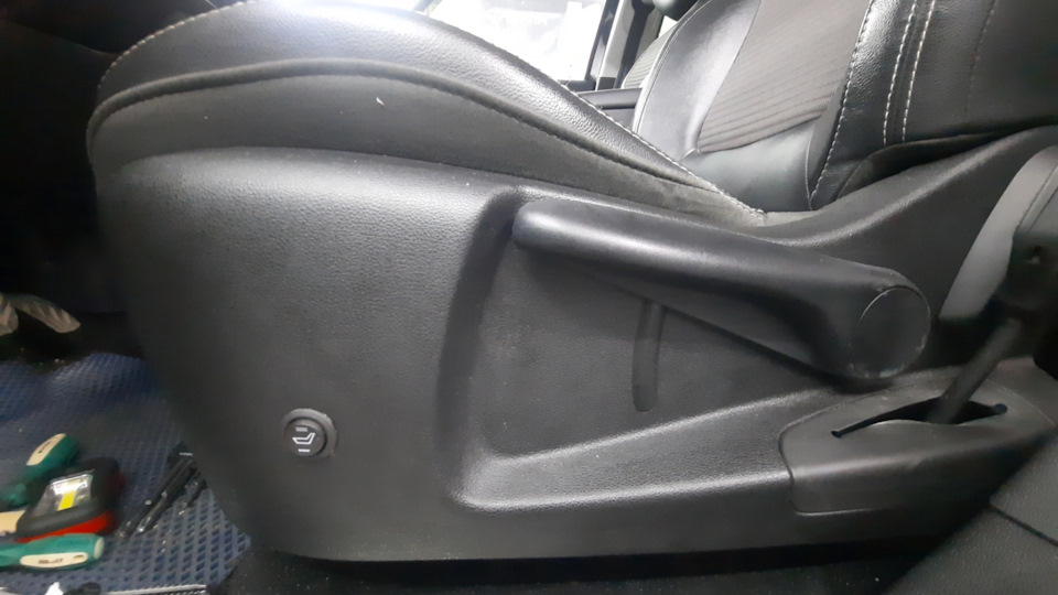 Не штатный подогрев сидений с алика — Renault Grand Scenic IV, 1,5 л ...