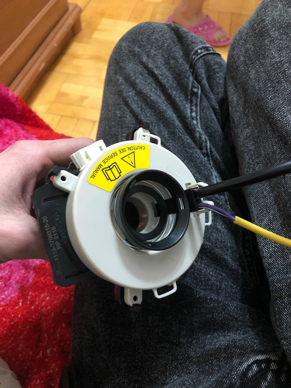 Пригодится для руля, взял на 4 пина дешевле чем 6 пиновый в 3 раза, можно переделать в 6 пиновый за 5 минут — Chevrolet Niva (1G). Запчасти на фото: 11183709315