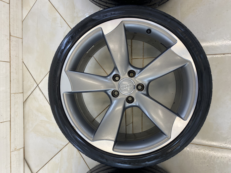 Шины летние Pirelli 255/35 R20, литые диски Ronal 8,5Jx20 ET45 5x112 на ...