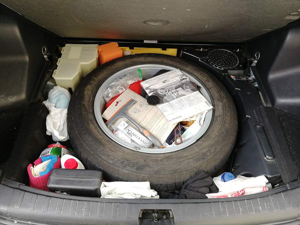 Перевернул запасное колесо в багажнике — Land Rover Freelander, 2.2 л., 2014 года на DRIVE2