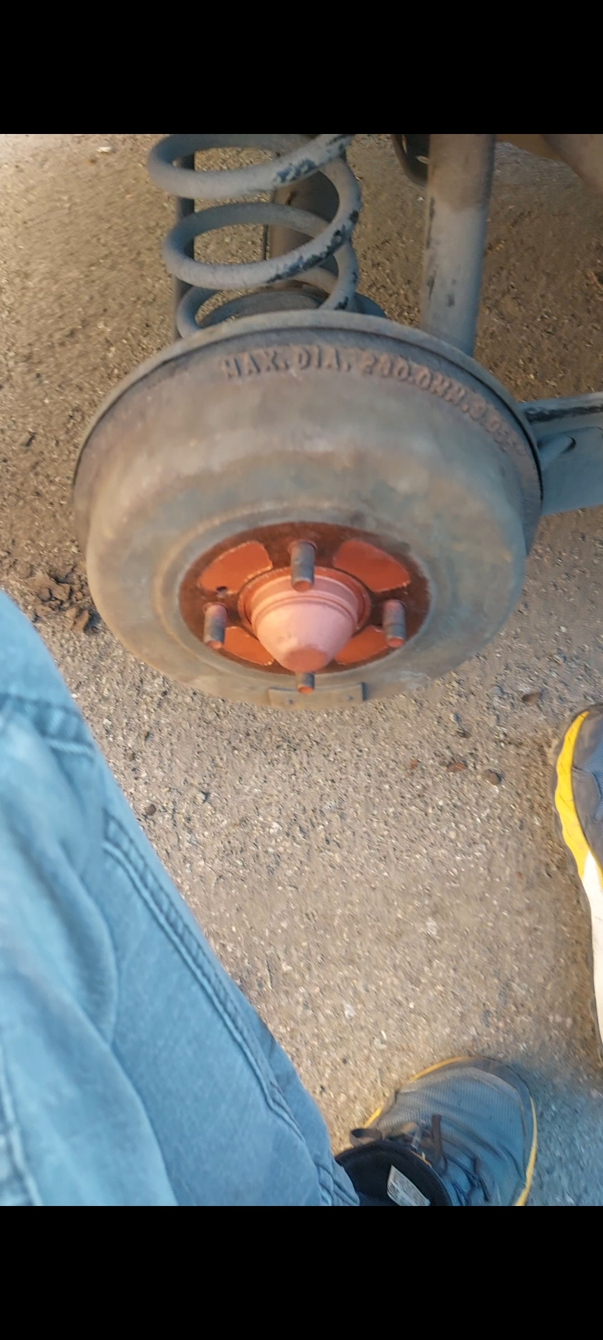 Регулировка задних барабанных тормозов. — Nissan AD (Y11), 1,5 л, 2002 ...