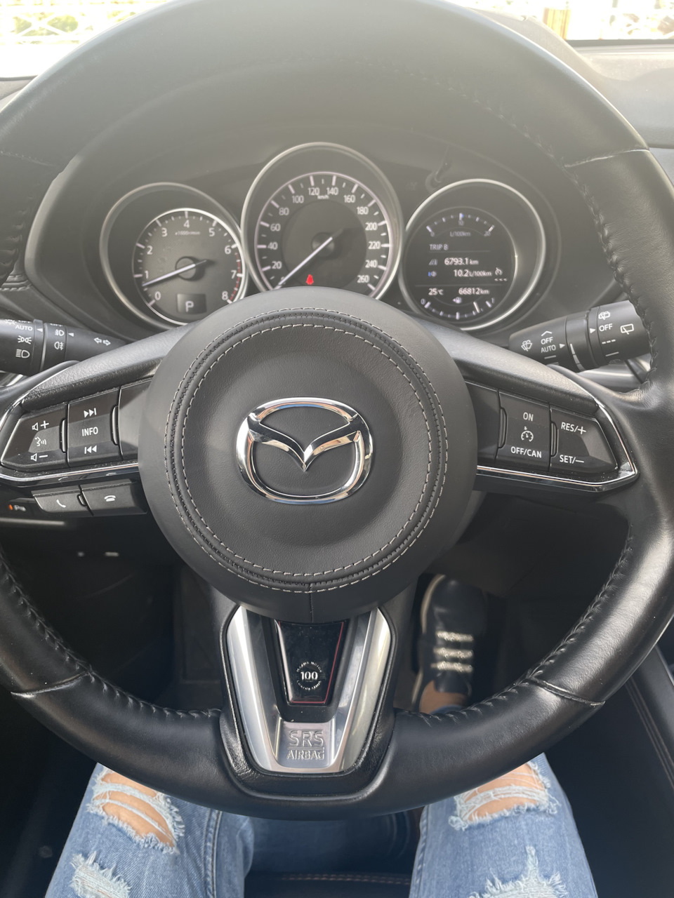 Клаксон в кожу — Mazda CX-5 (2G), 2,5 л, 2019 года | стайлинг | DRIVE2