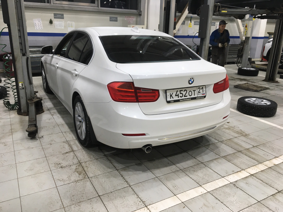 Передние стойки стабилизатора, пока — BMW 3 series (F30), 2 л., 2012 ...