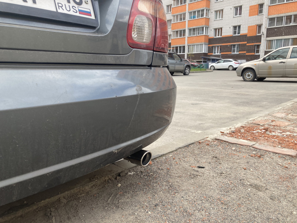 Заглушка бампера и насадка на глушитель — Nissan Almera II (N16), 1,5 л ...