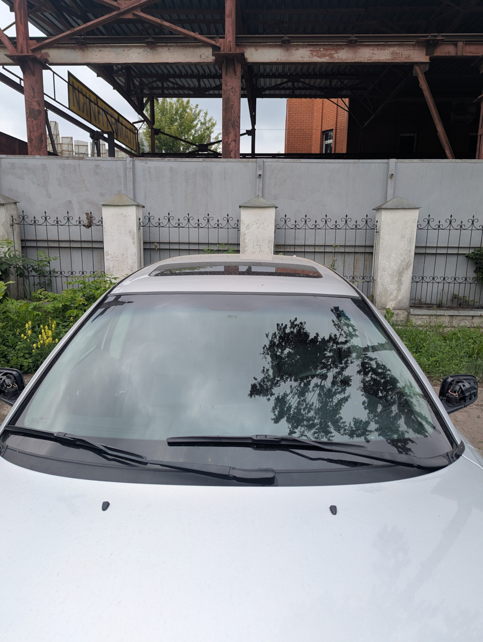 Итоговый вид. Даже непривычно видеть уплотнители на их законном месте — Volvo V70 II