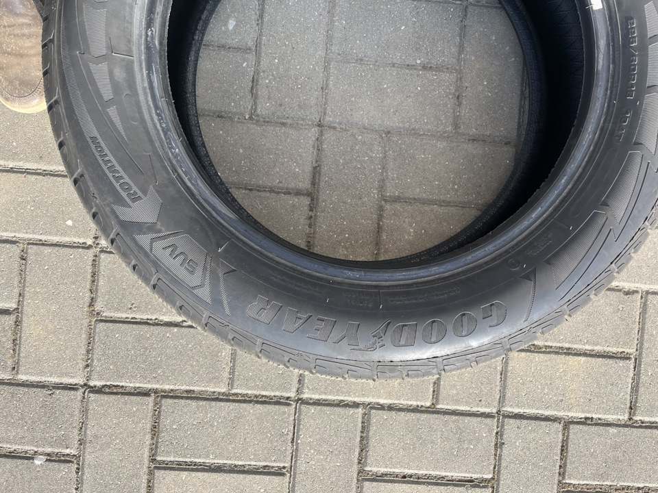 Шины зимние нешипованные Goodyear 225/60 R18 на Subaru Outback (BT). Б ...