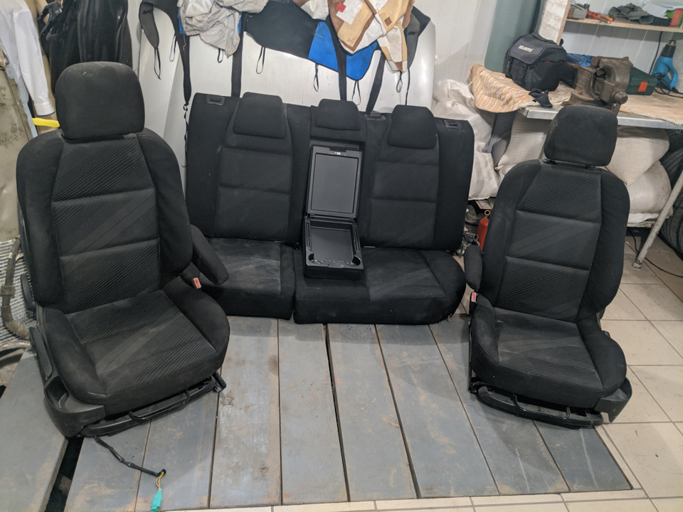Задние сиденья от пеугеот 307SW — Citroen C4 (1G), 1,4 л, 2006 года ...