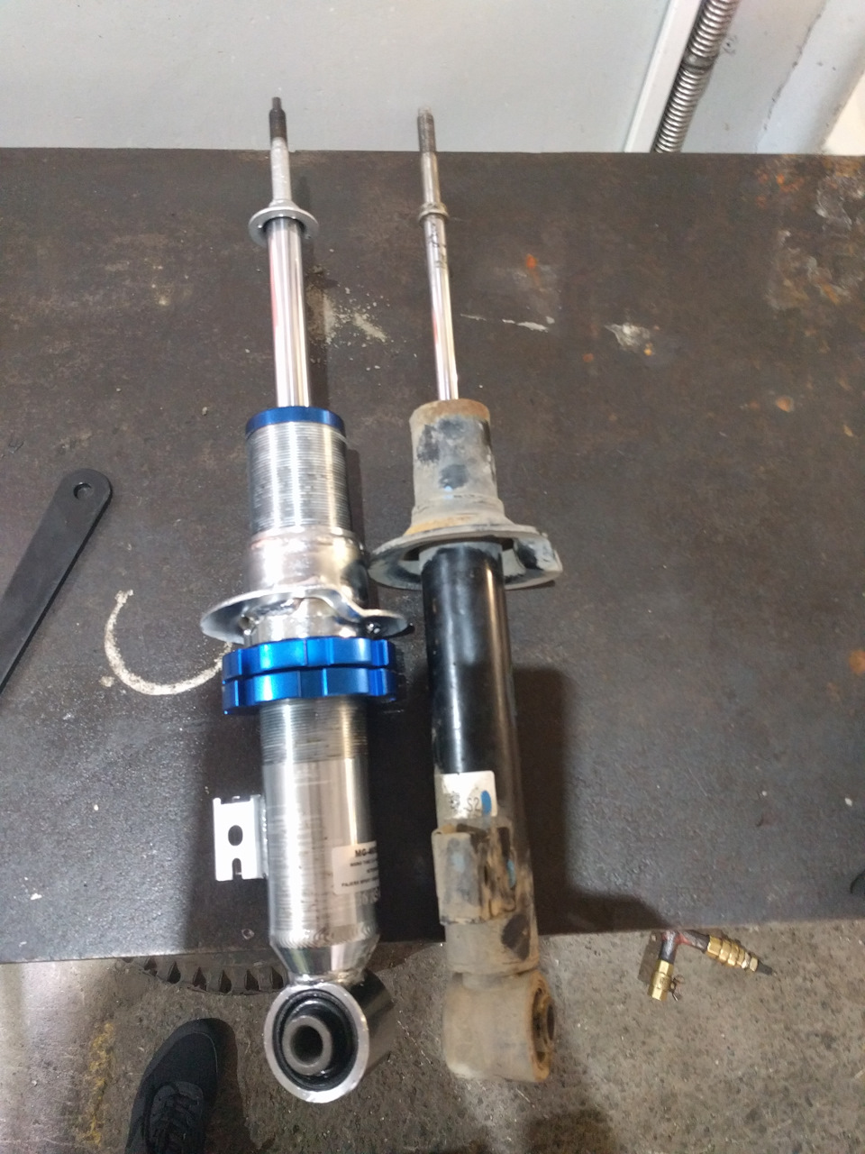 Стойка паджеро спорт 2