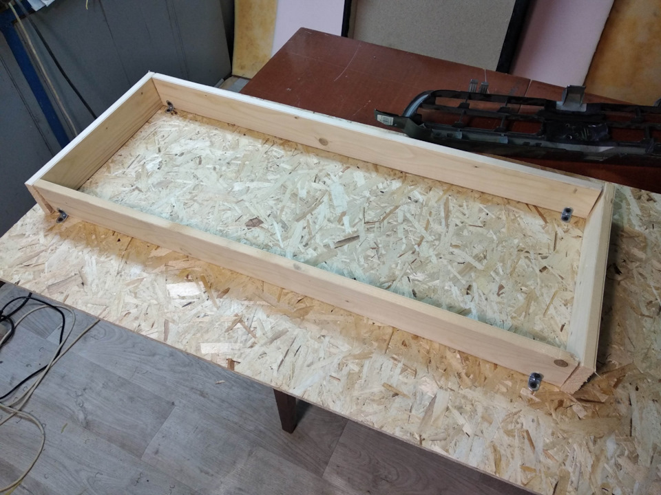 Снятие хрома с решетки радиатора — Subaru Outback (BP), 2,5 л, 2003 ...