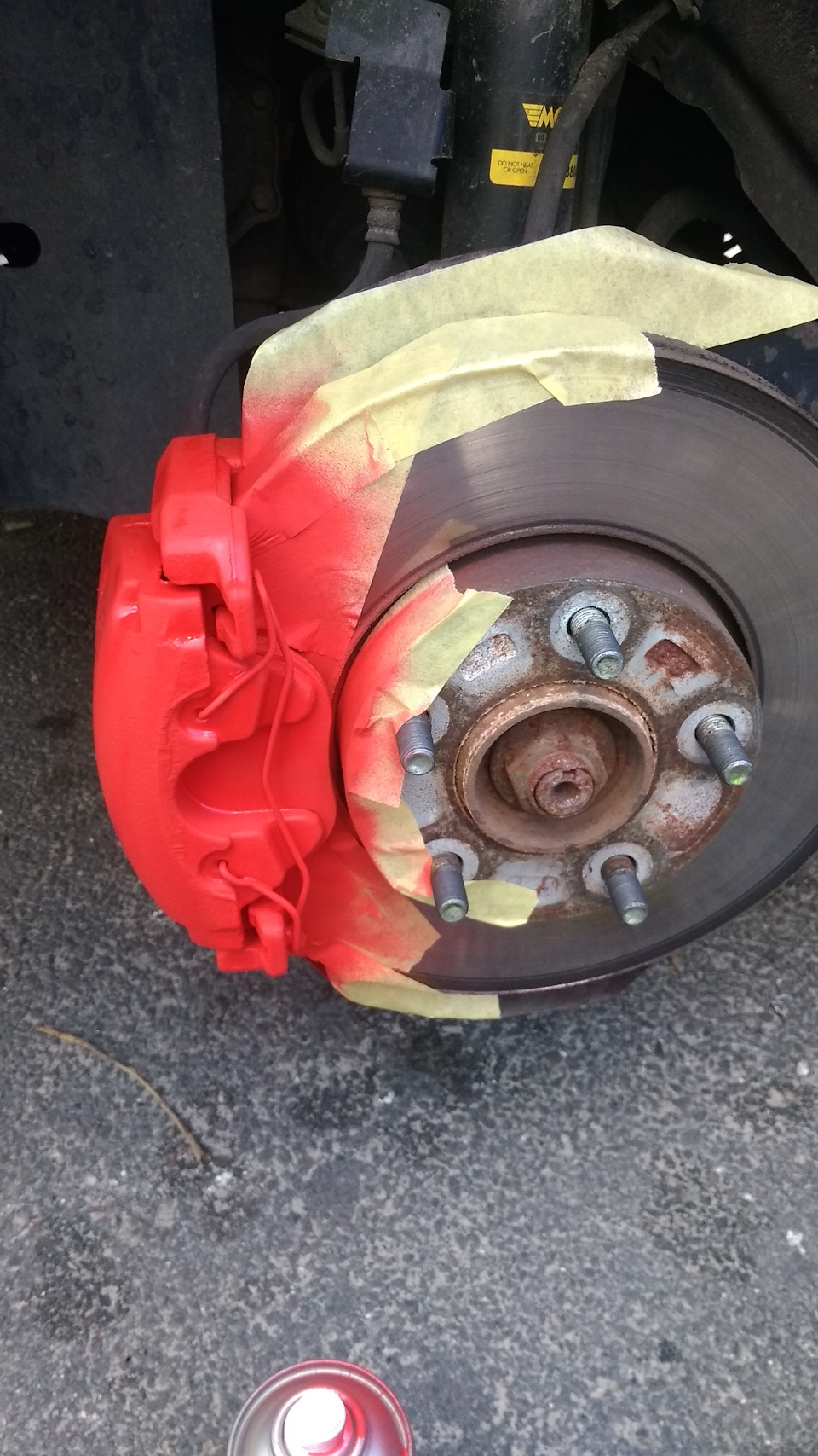 Покраска суппортов своими руками drive2. Как покрасить суппорта не снимая. Как покрасить суппорта не снимая. Hyundai i40 крашеные суппорта. Как покрасить суппорта не снимая.