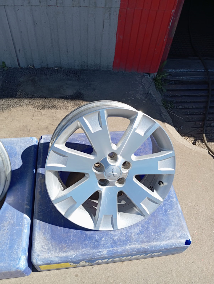 Литые диски Mitsubishi 7Jx18 ET38 5x114,3 на Mitsubishi ASX, Mitsubishi ...