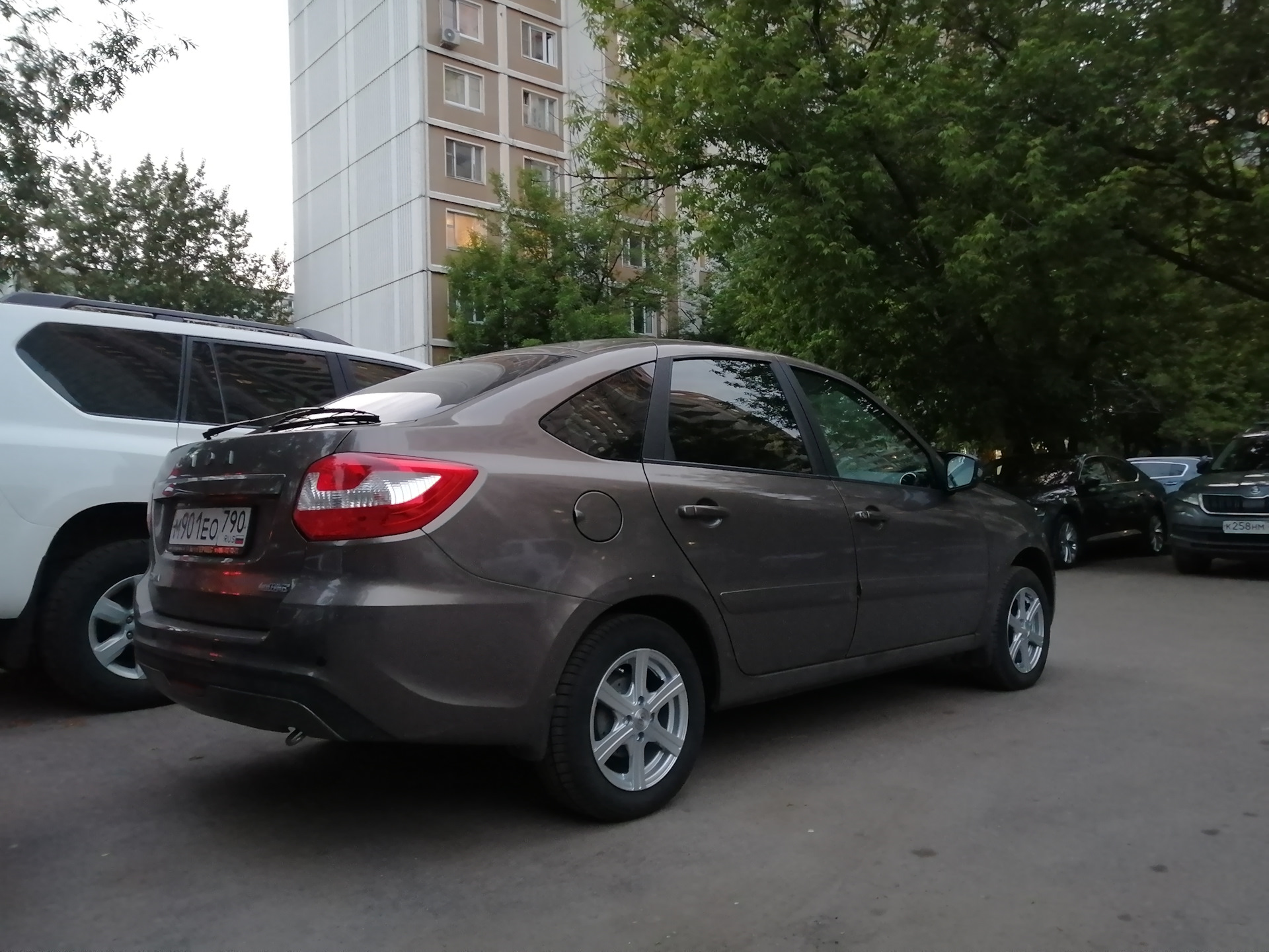 Литье на лето — Lada Гранта Лифтбек (2G), 1,6 л, 2020 года | колёсные ...