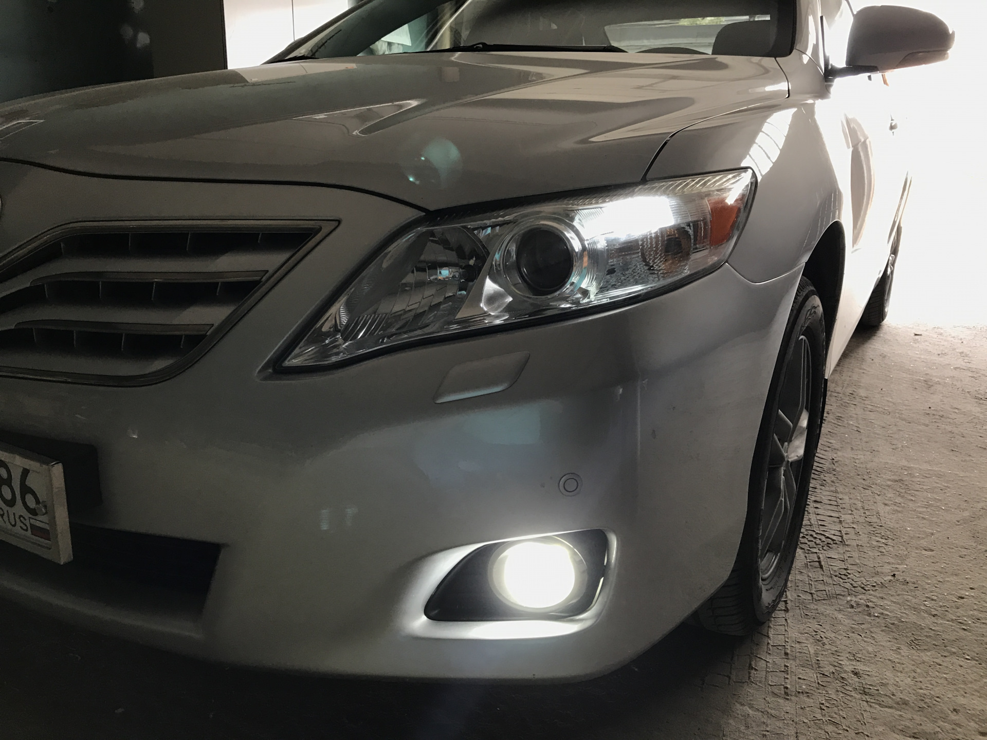 Led в туманки и габариты — Toyota Camry (XV40), 2,4 л, 2011 года ...