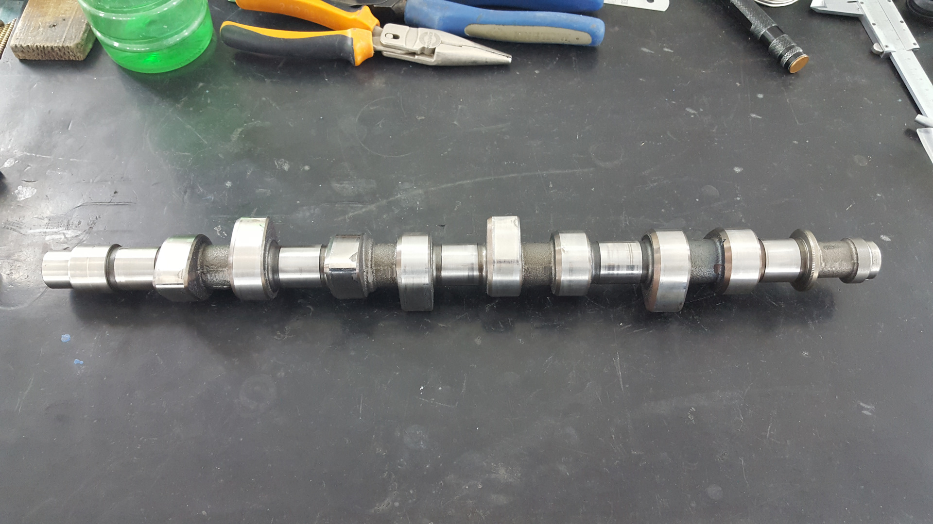 Распредвал ваз калина 1. Штифт распредвала ваз 2115. Распредвал под датчик. Распредвал пежо 405 артикул. Распредвал ваз 2110 штифт распредвала.