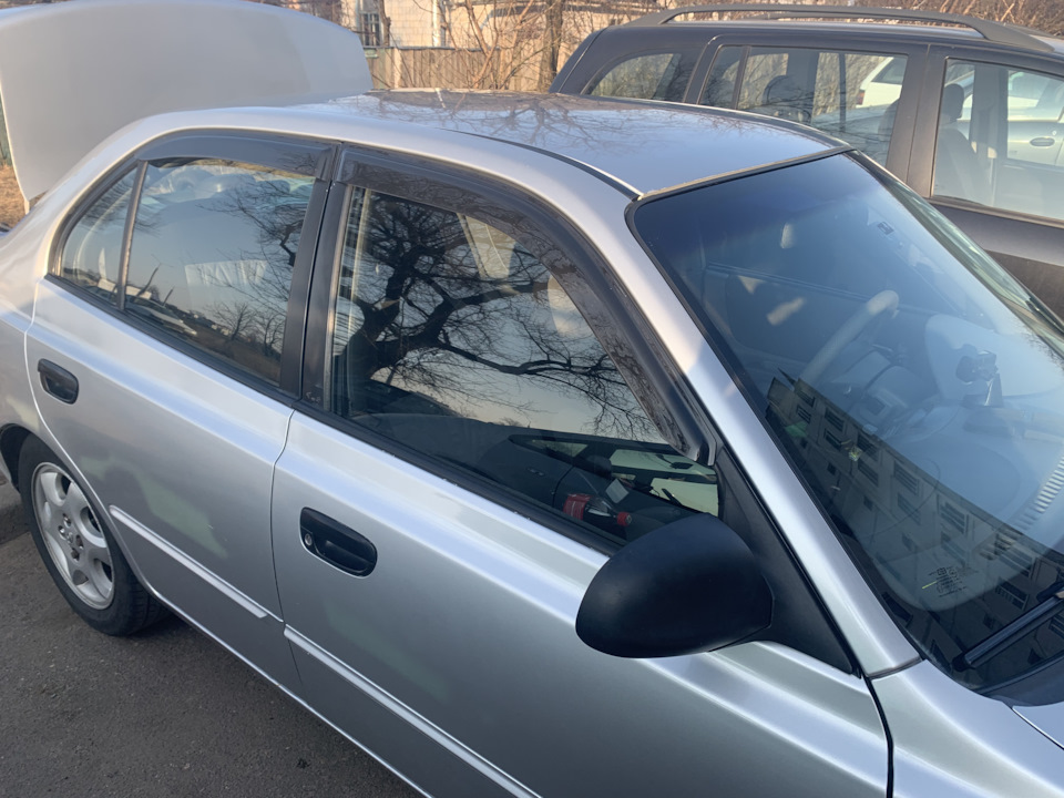 Дефлекторы — Hyundai Accent (2G)