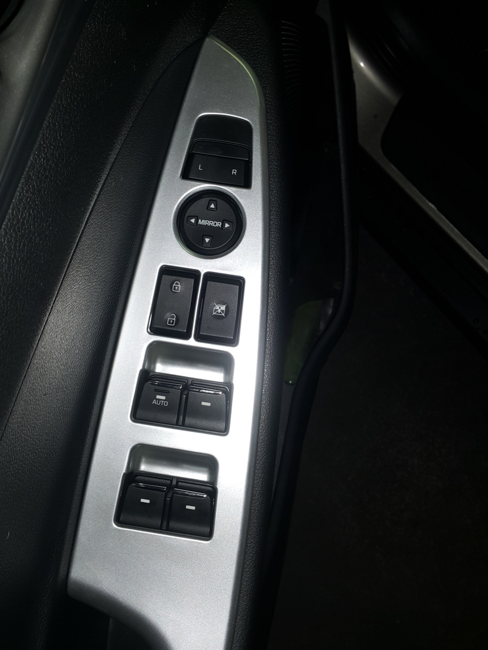 Фото в бортжурнале Hyundai Tucson (TL). Запчасти на фото: MIRROR