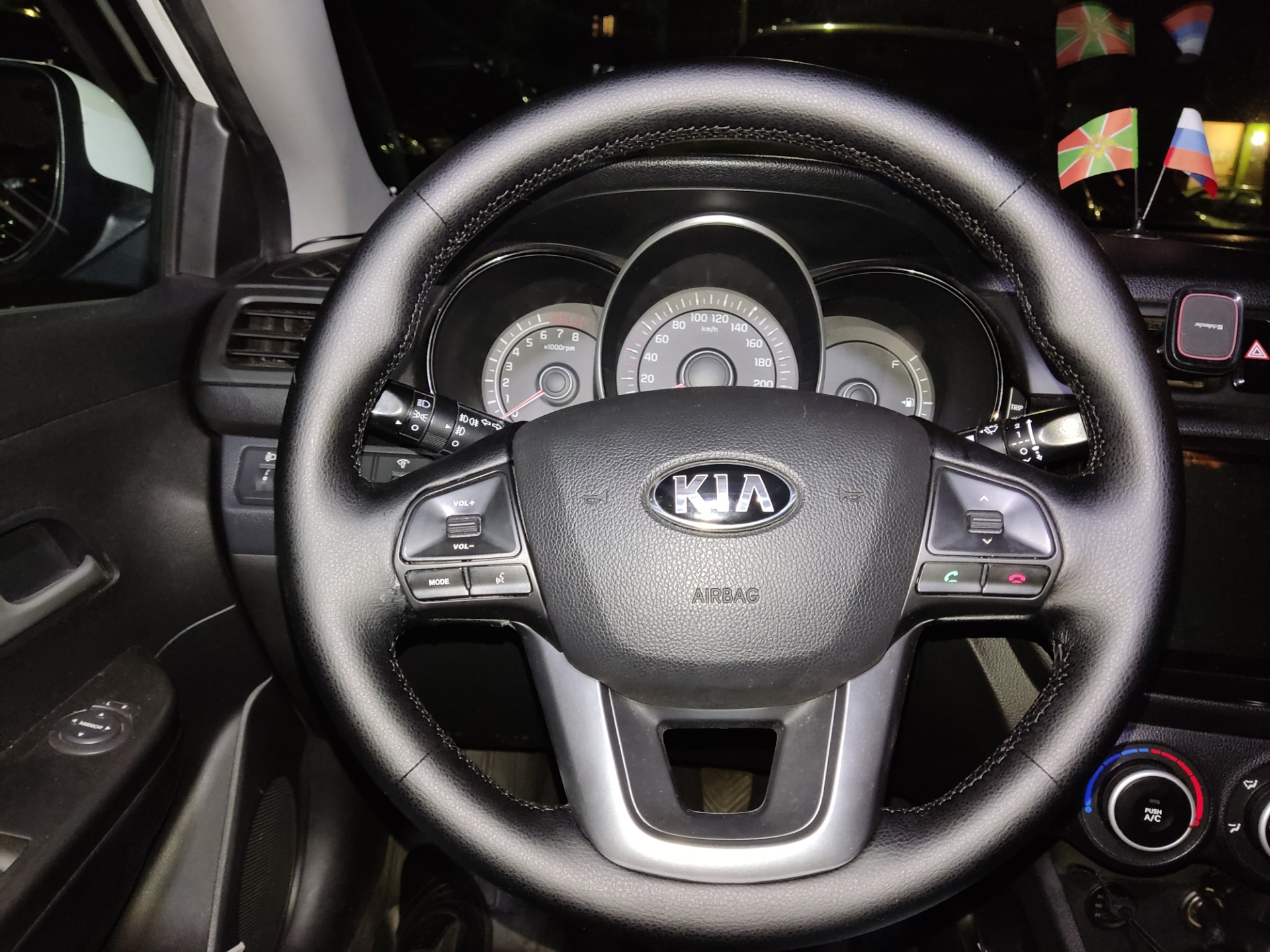 Как снять руль кия рио 4 Перешил руль ЭКО кожа от ПЕРМЬ-РУЛИТ . - KIA Rio (3G), 1,4 л, 2013 года своими р