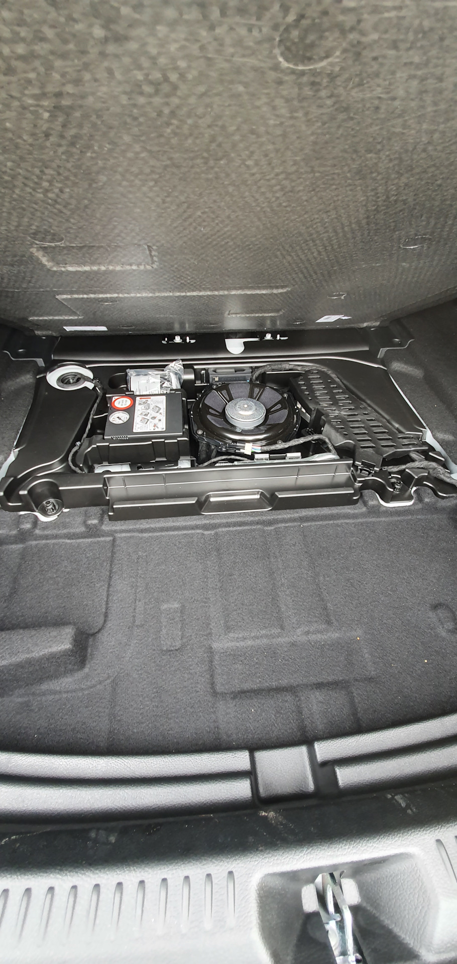 Сабвуфер вместо запаски — Mercedes-Benz A-Class (W177), 1,3 л, 2019 ...