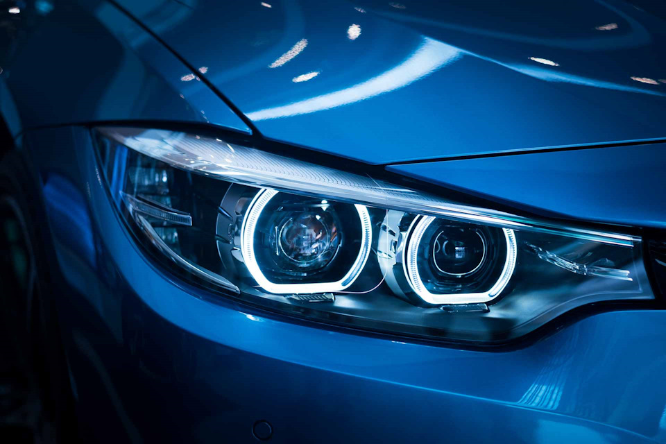 BMW 1 Series Headlight Night