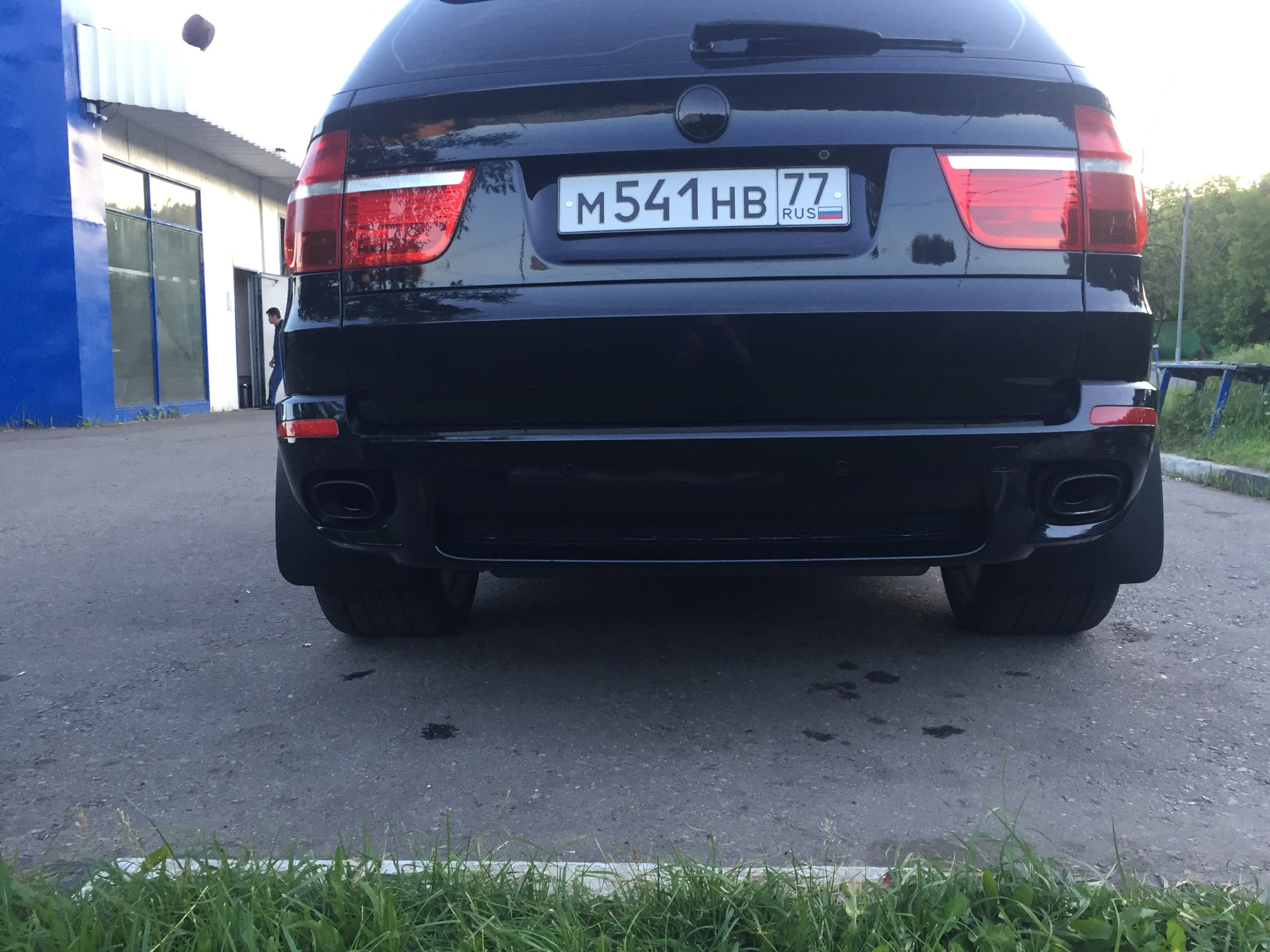 Установка брызговиков — BMW X5 (E70), 3 л, 2009 года | аксессуары | DRIVE2