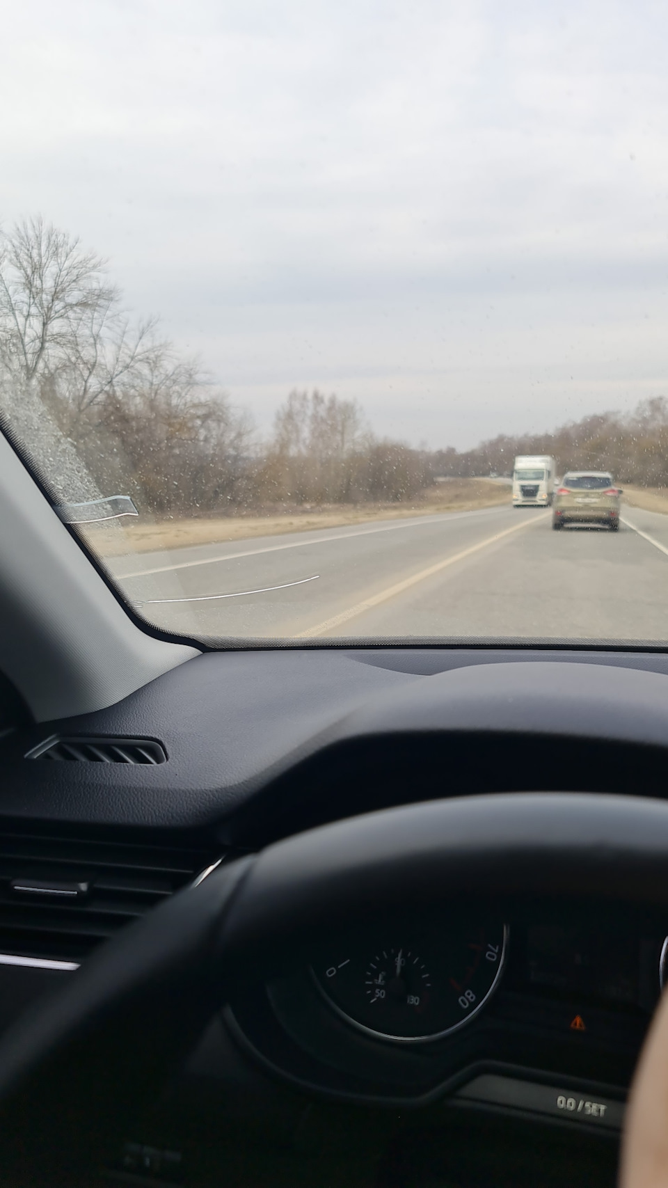 Лобовое стекло… Не мой день… С*ка — Skoda Octavia A7 Mk3, 1,8 л, 2017 ...