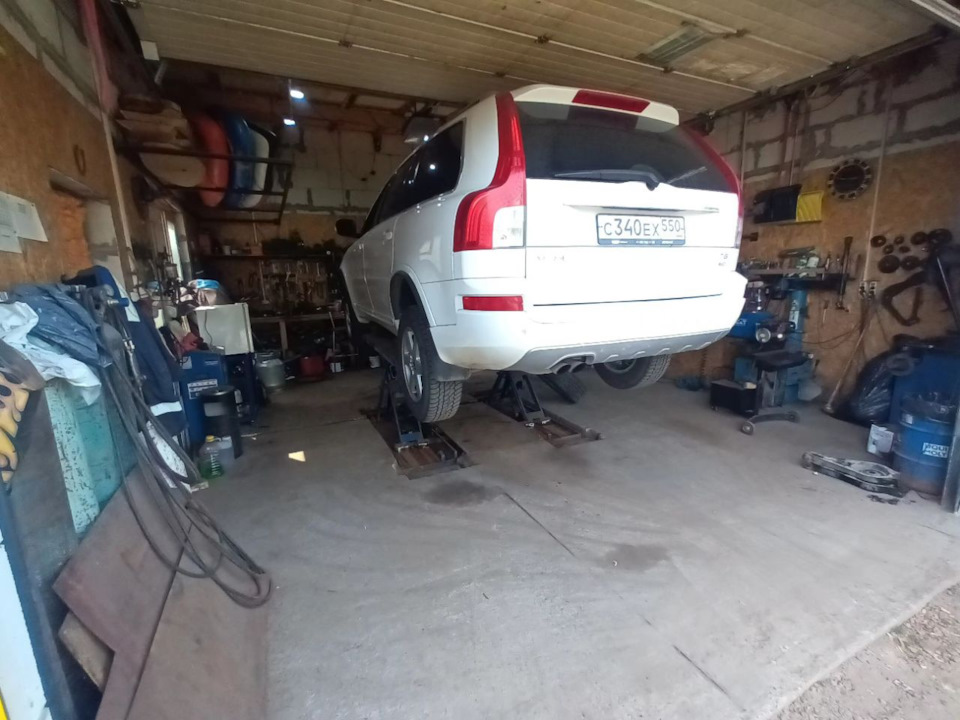 Фото в бортжурнале Volvo XC90 (1G)