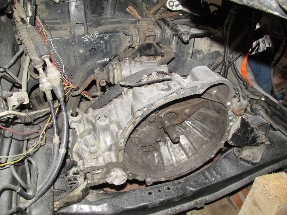 Коробка на всех 3 опорах — Toyota Vista (30)