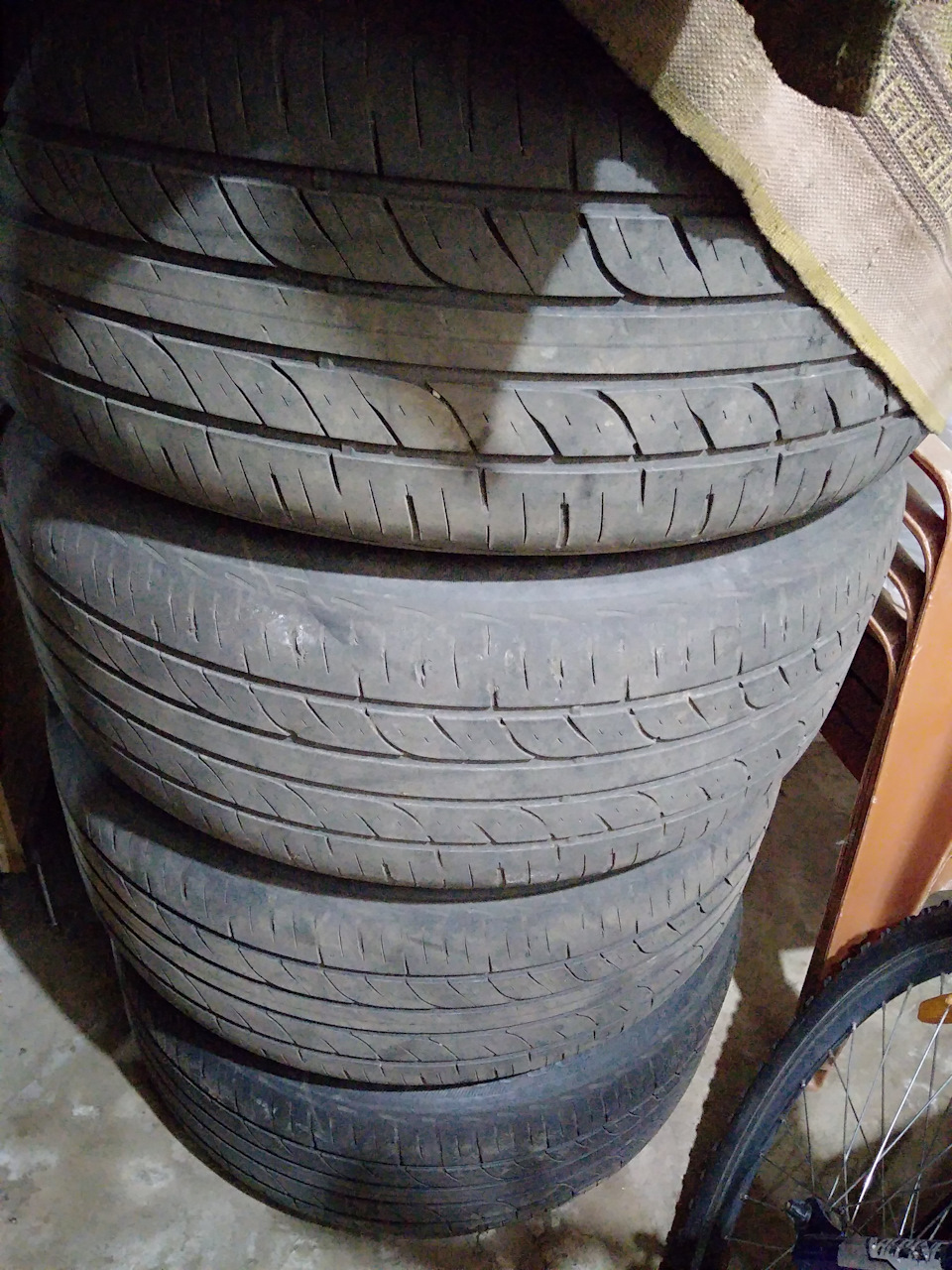 ауди 100 заводится и сразу глохнет в чем причина