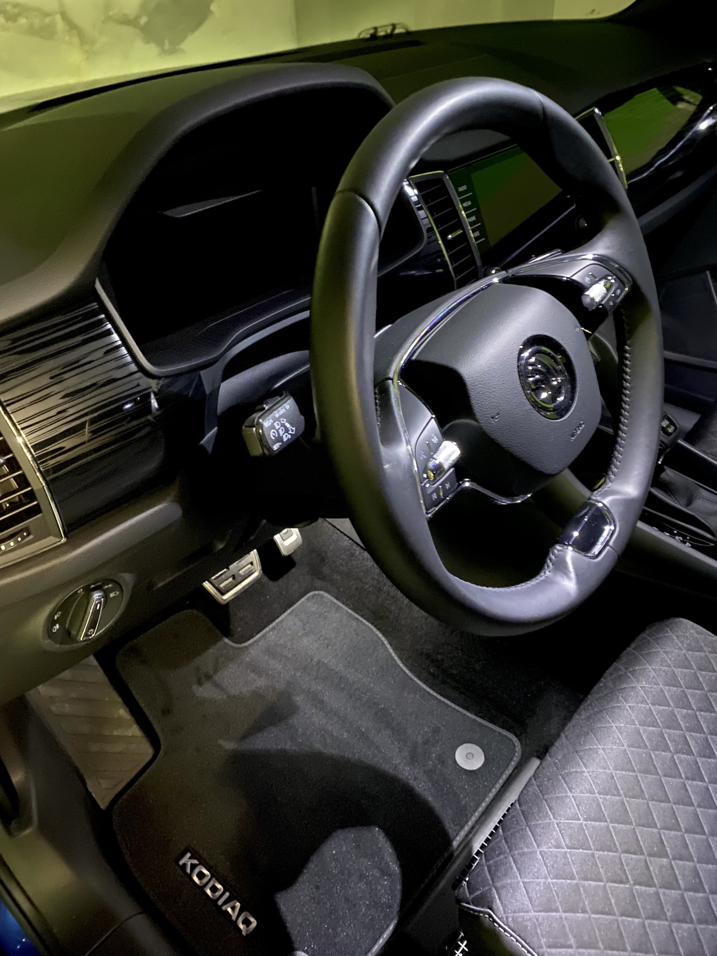 Дымит резина! — Skoda Kodiaq, 2 л, 2020 года | аксессуары | DRIVE2
