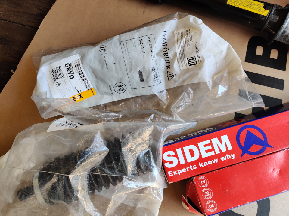 Фото в бортжурнале Mitsubishi Space Star (1998). Запчасти на фото: 3022001