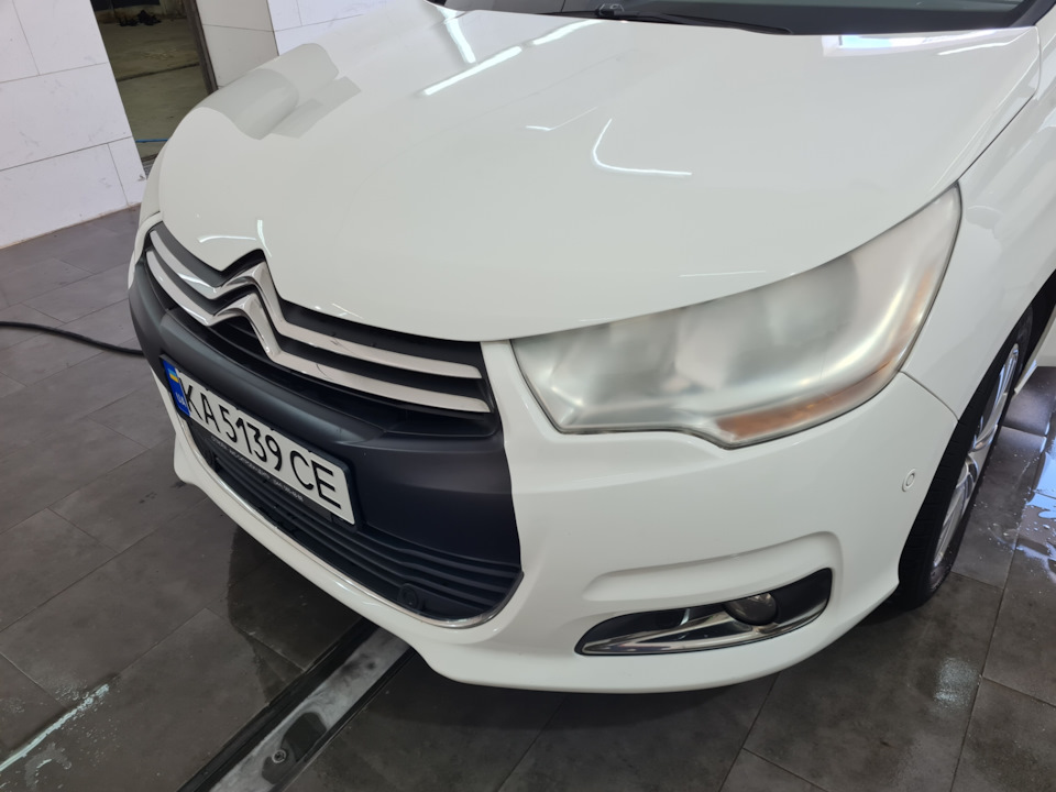 Полировка фар и защита лаком — Citroen C4 (2G), 1,6 л, 2012 года ...