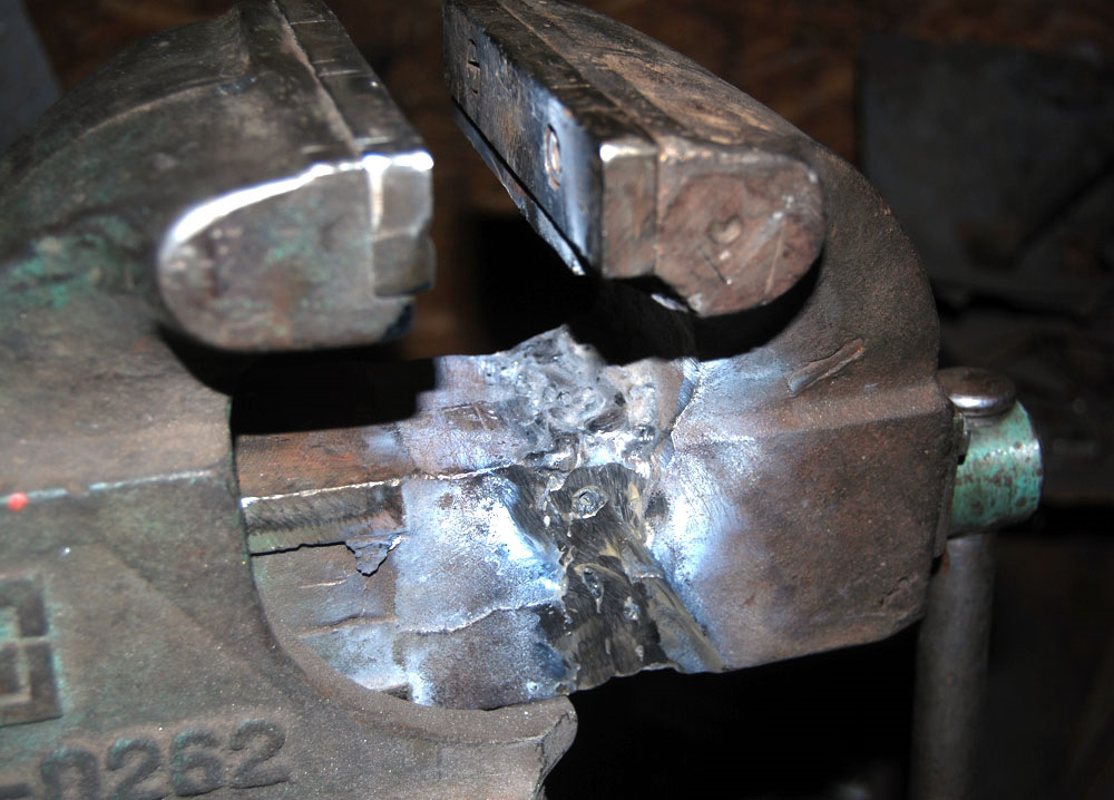 Сварка поломанных чугунных тисков — Сообщество «Оснащение Гаража и ...