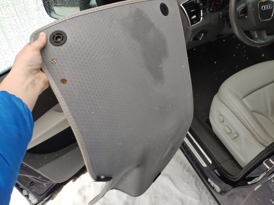 Сыро под ковриком водителя — Сообщество «DRIVE2 Audi Club» на DRIVE2