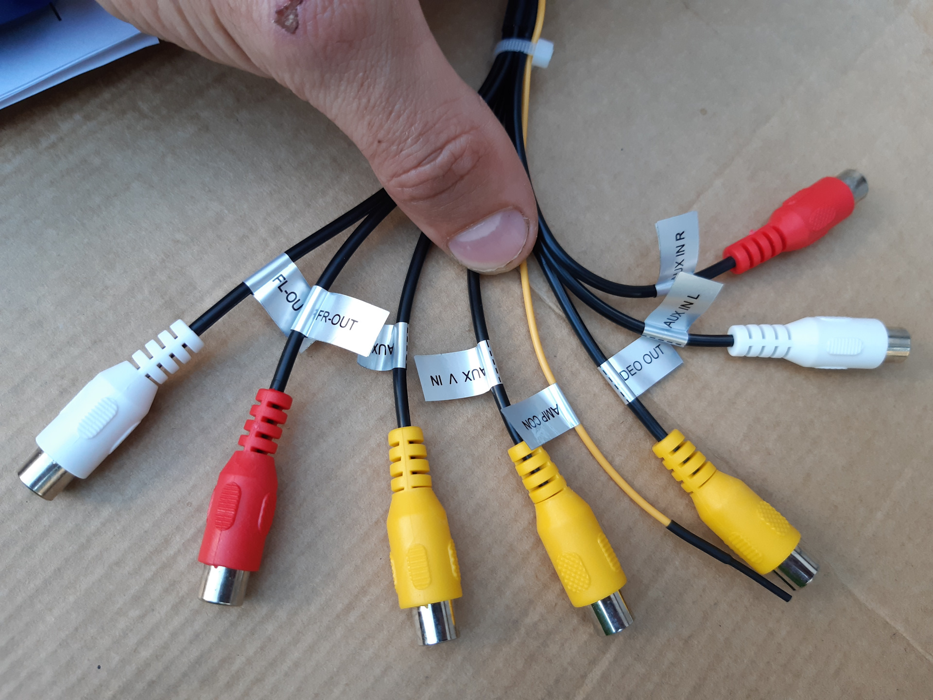 тюльпаны для магнитолы мистери. как правильно подключить 4 колонки. выход на саб. Acv магнитолы с 1 rca. выход на саб.