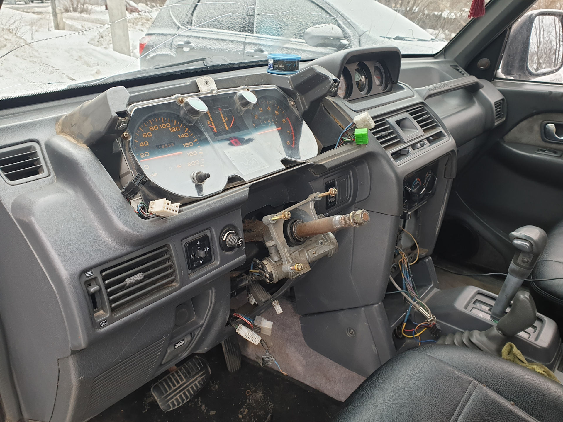 Как снять панель паджеро 3 Отопитель ч.2 Снятие торпедо, печки. - Mitsubishi Pajero (2G), 3 л, 1991 года св